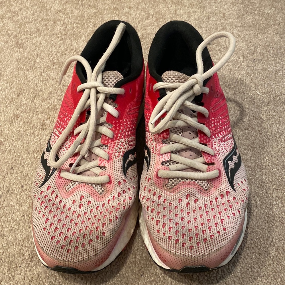 Saucony freedom 3 size 8.5 pink women’s